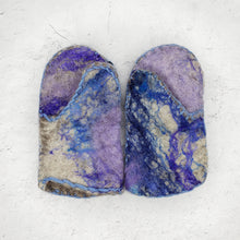 Load image into Gallery viewer, Kid&#39;s Felted Mittens by Britta Cruz
